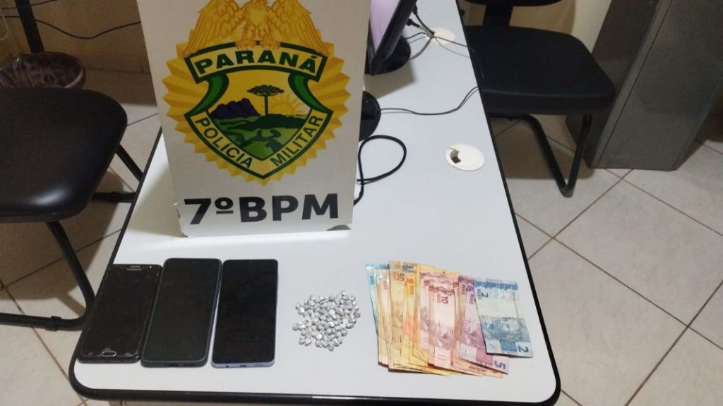Três pessoas são presas por tráfico de drogas