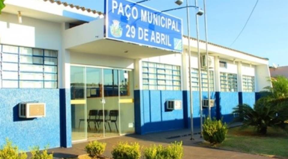 Prefeitura de Quarto Centenário abre leilão de sucatas com lances a partir de R$ 50