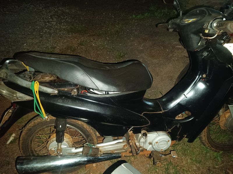 Motorista é preso por oferecer dinheiro a policiais na PR-180