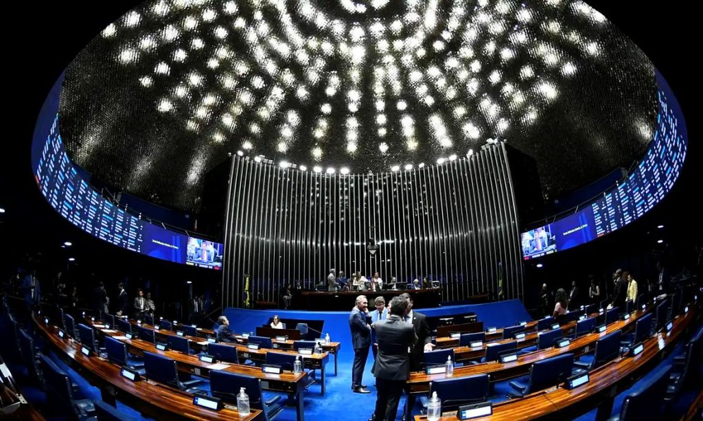 Congresso retoma trabalhos com pauta reduzida até eleições