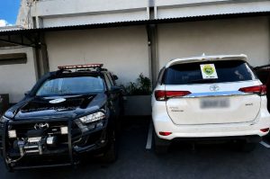 Dona recupera Hilux furtada no Paraguai por conta própria