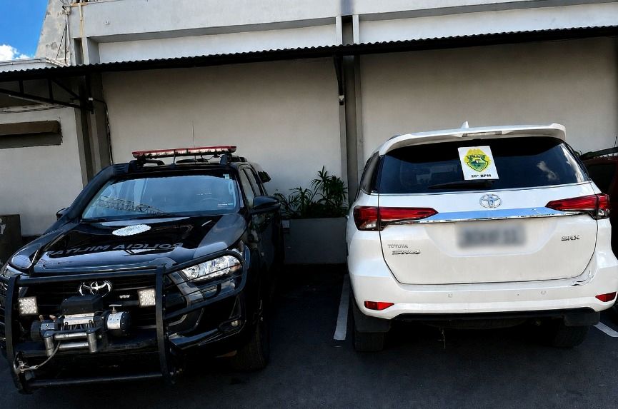 Dona recupera Hilux furtada no Paraguai por conta própria