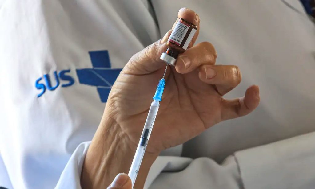 Anvisa amplia vacina meningocócica para bebês e aprova novo medicamento
