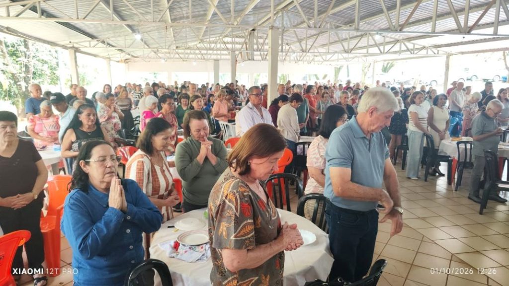 Dia do Idoso reúne 450 idosos em confraternização