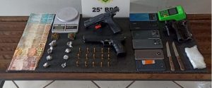 Polícia prende suspeito de tráfico de drogas com dinheiro falso