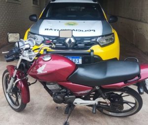 Polícia Militar cumpre mandado e apreende motocicleta irregular